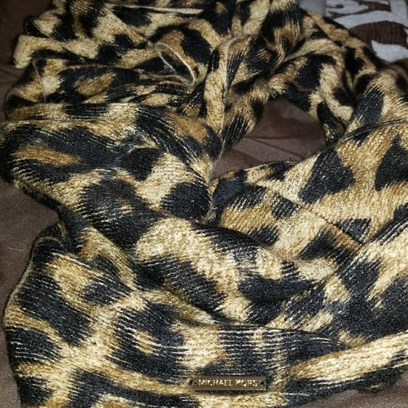BEAUTIFUL TEXTURED MICHEAL KORS INFINITY!!! - Picture 1 of 4